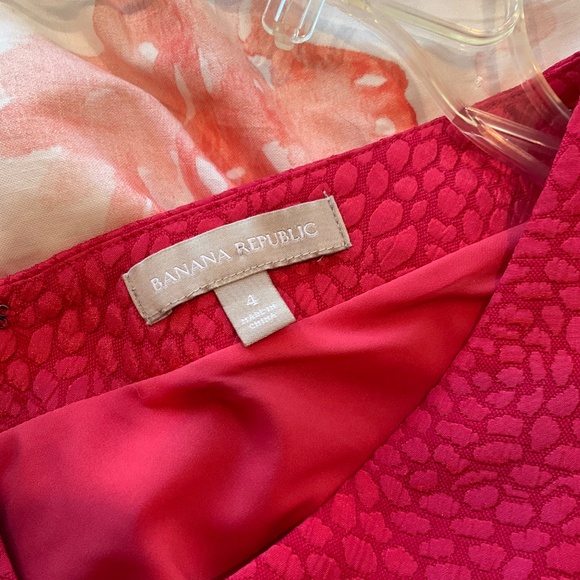 Slightly used pink coral dress from Banana Republic - Picture 8 of 9